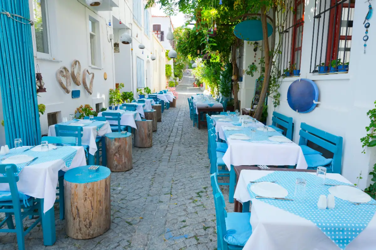 Bozcaada restoran sokağı